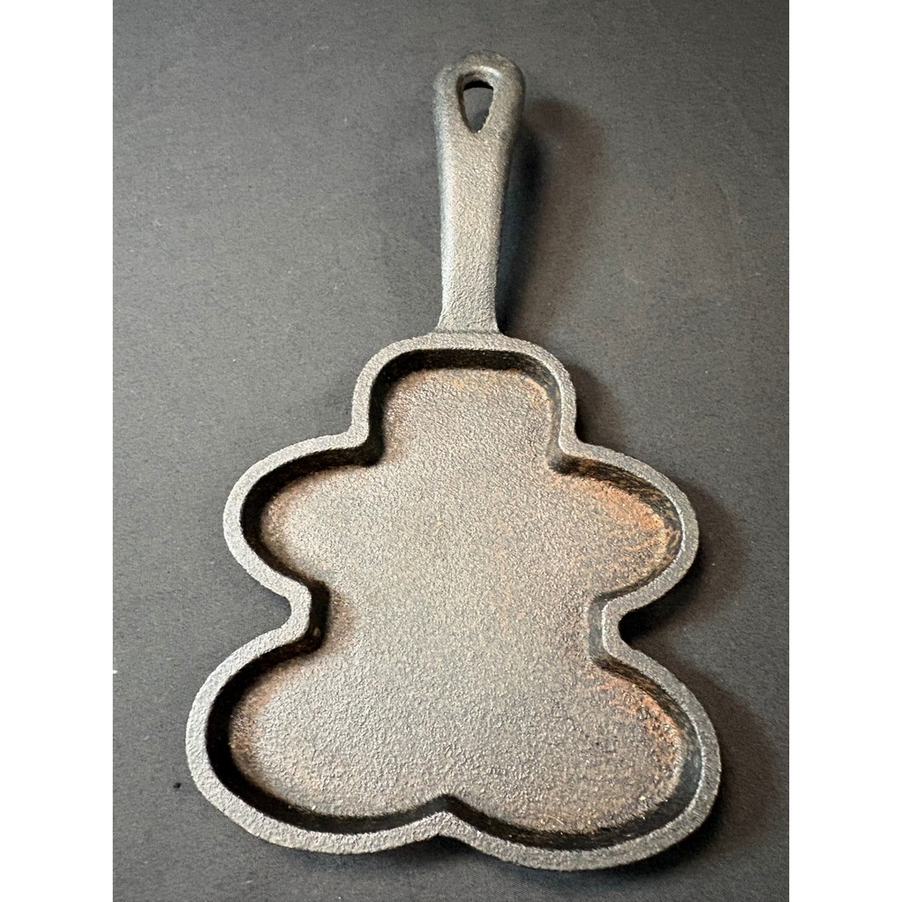 Cast Iron Gingerbread Man Mini Skillet 2018 Holiday Baking Pan 5 Inch